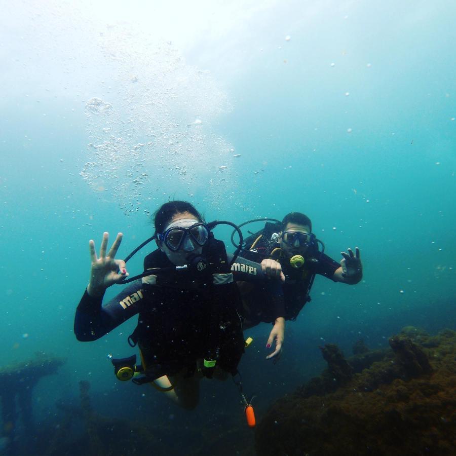 Paul'S Kitchenettes Da Praia & Nemo Dive, Centro De Mergulho سانتا كروز كابراليا المظهر الخارجي الصورة